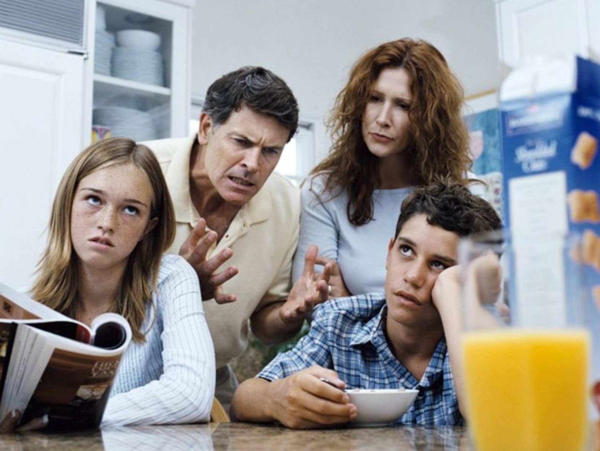 Влияние на психологических подростков. Подростки и родители. Конфликт с родителями. Подростковый Возраст. Недопонимание в семье.